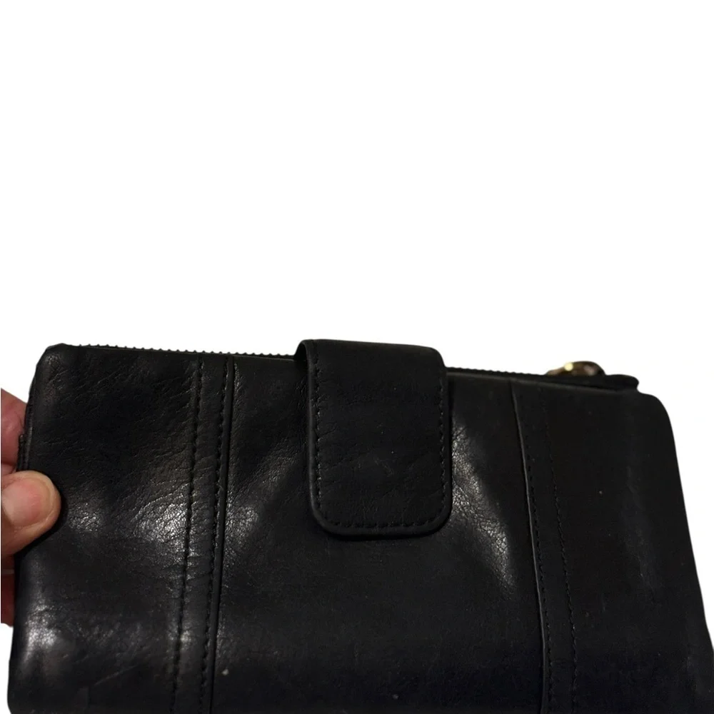 Fossil Black Leather women's vintage wallet in great condition soft with zipper
